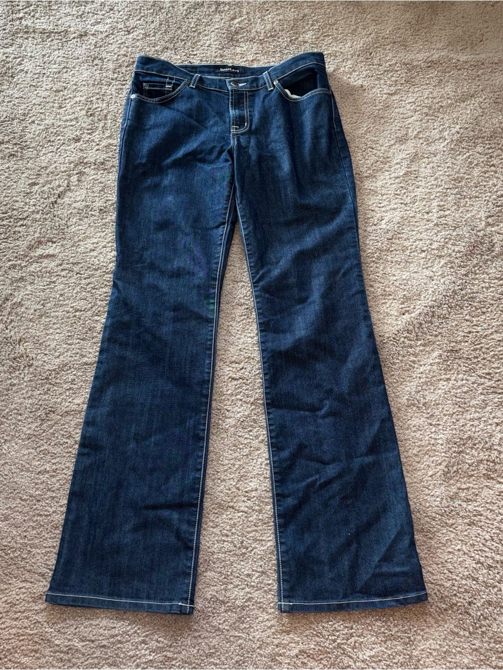 David Kahn size 4 Flare Jeans like new